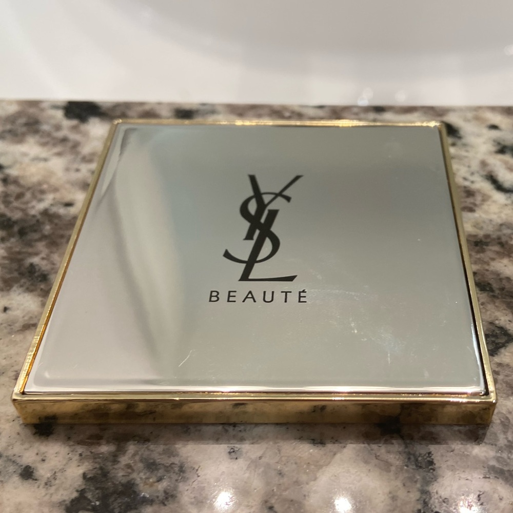 Portable YSL mirror with case